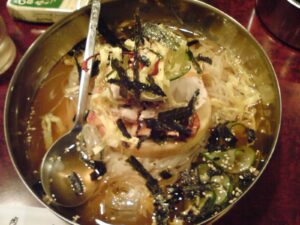 Types of Ramen: Reimen Ramen. Image courtesy of Zanpei via Flickr Commons.