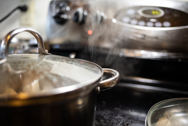 Boiling noodles